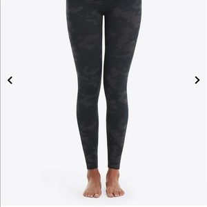 SPANX Black Camo Seamless Leggings